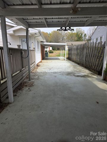 1400 Berry Street, Wadesboro, NC 28170