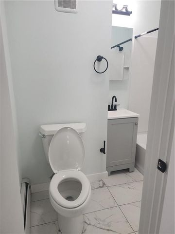 59 Court Street, Bristol, RI 02809