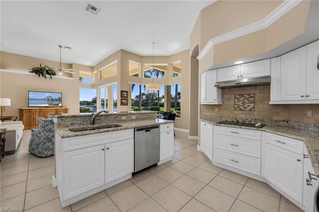 968 Spanish Moss TRL, Naples, FL 34108