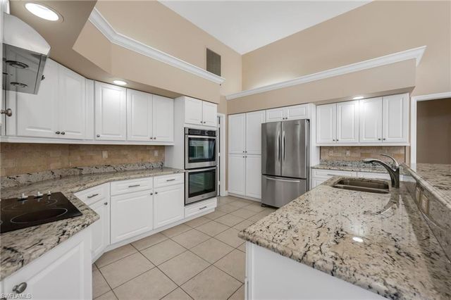 968 Spanish Moss TRL, Naples, FL 34108