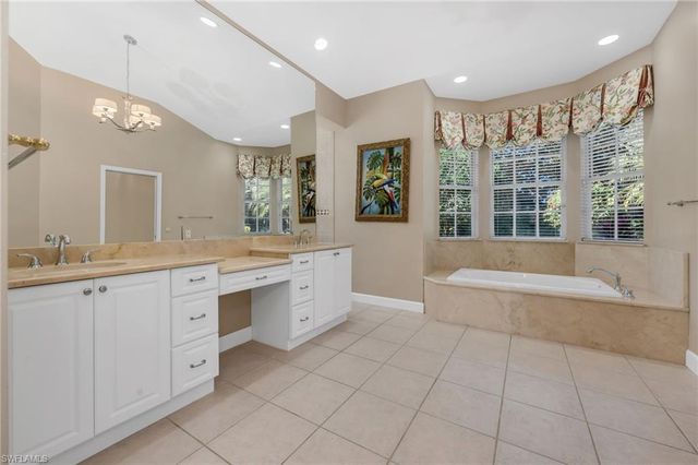 968 Spanish Moss TRL, Naples, FL 34108
