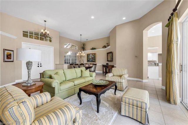 968 Spanish Moss TRL, Naples, FL 34108