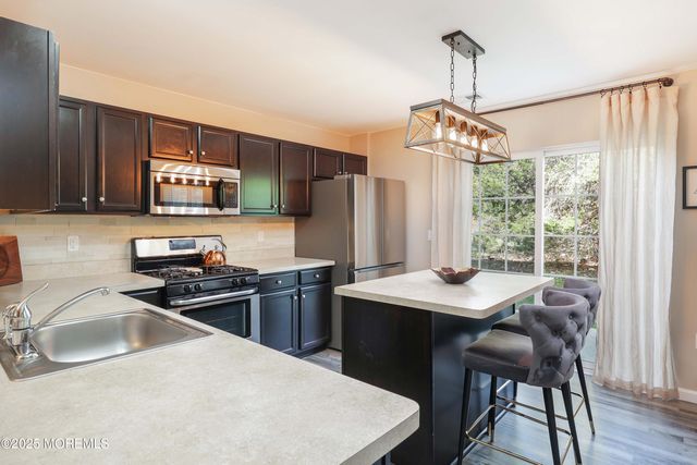 207 Harvest Way, Toms River, NJ 08755