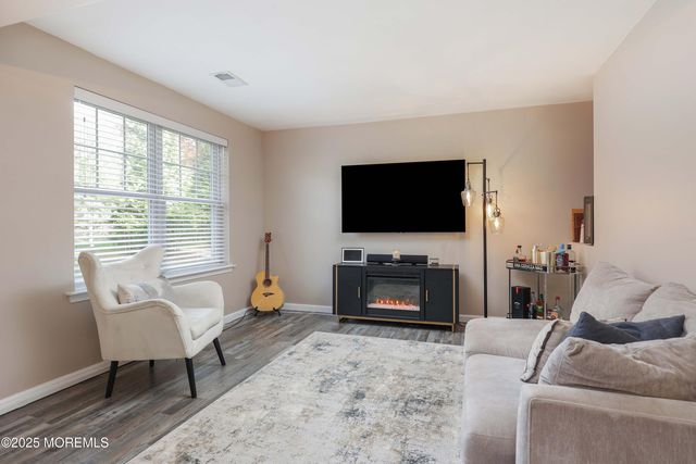 207 Harvest Way, Toms River, NJ 08755