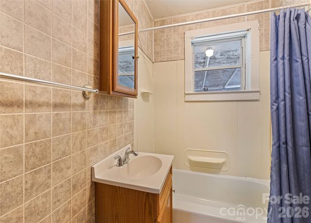 1124 Skyland Drive, Sylva, NC 28779