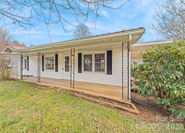 1124 Skyland Drive, Sylva, NC 28779