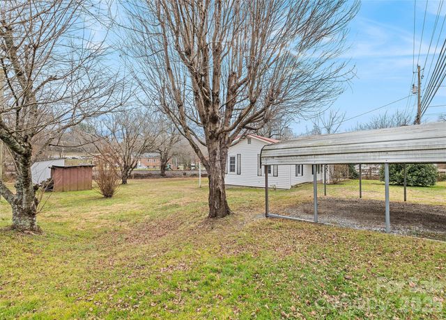 1124 Skyland Drive, Sylva, NC 28779