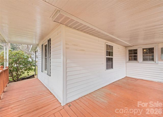1124 Skyland Drive, Sylva, NC 28779