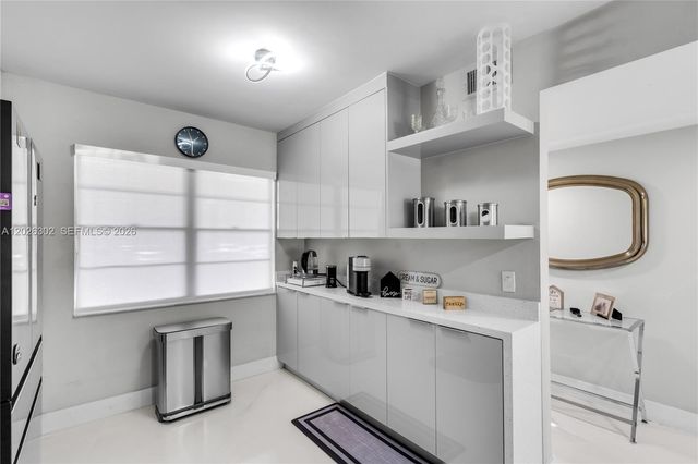 900 SW 128th Avenue 105D, Pembroke Pines, FL 33027