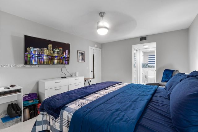 900 SW 128th Avenue 105D, Pembroke Pines, FL 33027