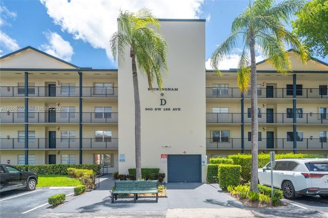 900 SW 128th Avenue 105D, Pembroke Pines, FL 33027