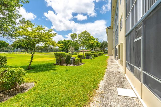 900 SW 128th Avenue 105D, Pembroke Pines, FL 33027
