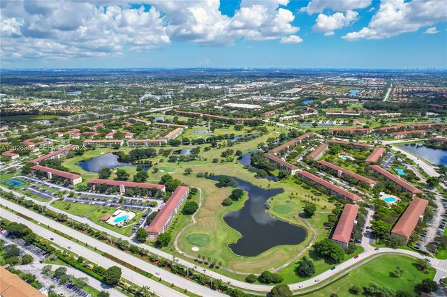 900 SW 128th Avenue 105D, Pembroke Pines, FL 33027