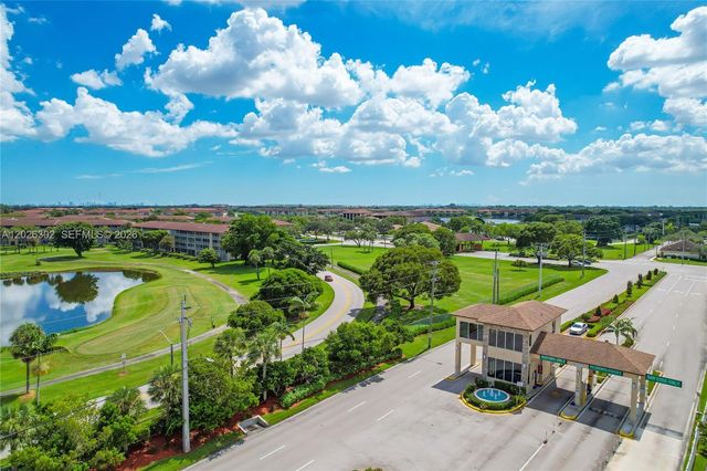 900 SW 128th Avenue 105D, Pembroke Pines, FL 33027