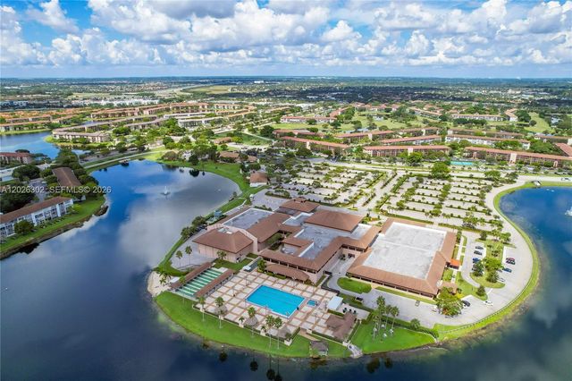 900 SW 128th Avenue 105D, Pembroke Pines, FL 33027