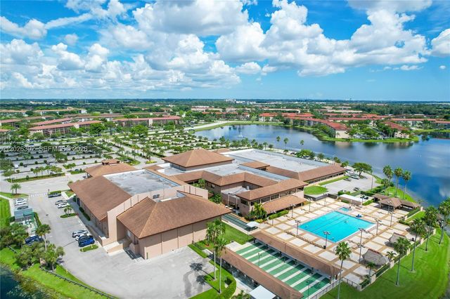 900 SW 128th Avenue 105D, Pembroke Pines, FL 33027