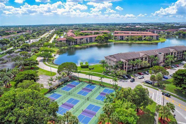 900 SW 128th Avenue 105D, Pembroke Pines, FL 33027