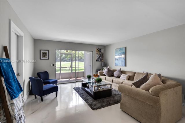 900 SW 128th Avenue 105D, Pembroke Pines, FL 33027