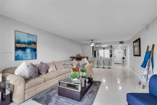 900 SW 128th Avenue 105D, Pembroke Pines, FL 33027