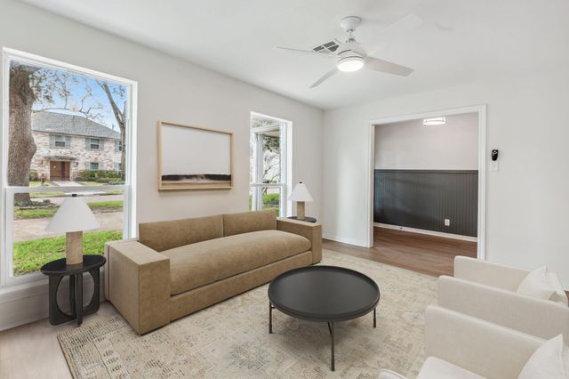 5010 Oak Shadows Drive, Houston, TX 77091