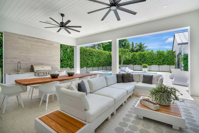 109 NE 9th Street, Delray Beach, FL 33444