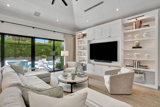 109 NE 9th Street, Delray Beach, FL 33444