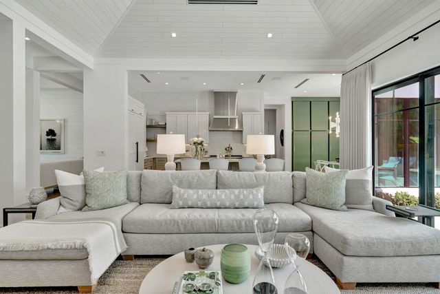 109 NE 9th Street, Delray Beach, FL 33444