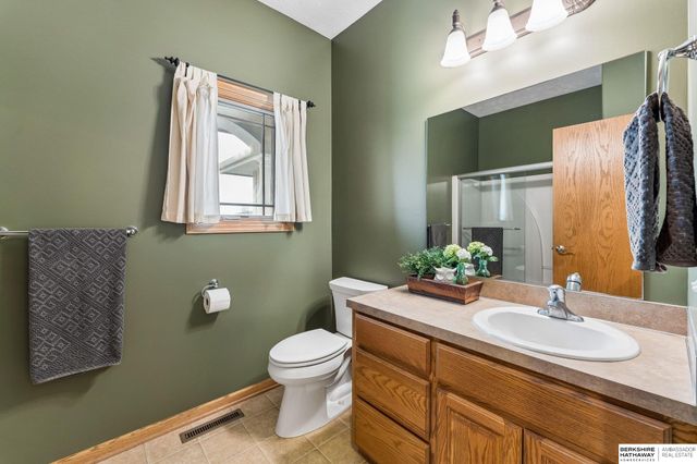 4304 N 176th Avenue, Omaha, NE 68116