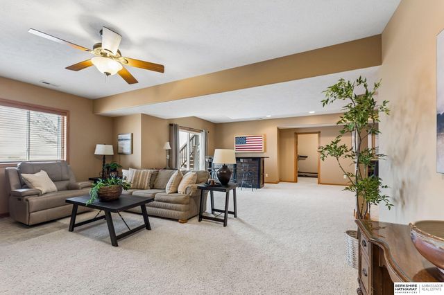 4304 N 176th Avenue, Omaha, NE 68116