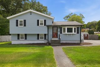 180 River St, Billerica, MA 01821