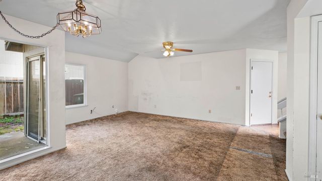 157 James River Rd, Vallejo, CA 94591