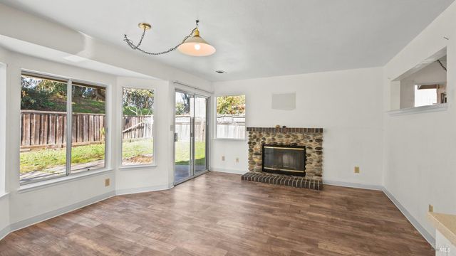 157 James River Rd, Vallejo, CA 94591