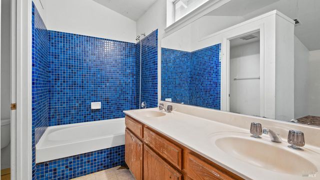 157 James River Rd, Vallejo, CA 94591