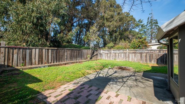 157 James River Rd, Vallejo, CA 94591