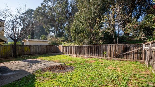 157 James River Rd, Vallejo, CA 94591