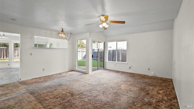 157 James River Rd, Vallejo, CA 94591