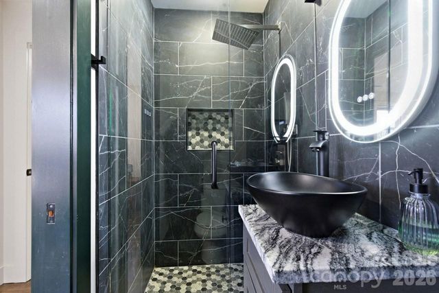 1713 Davis Park Road, Gastonia, NC 28052