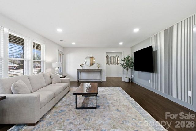 1713 Davis Park Road, Gastonia, NC 28052