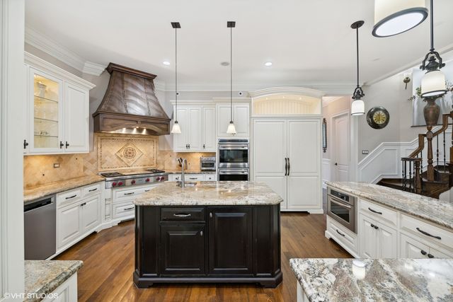 1515 N North Park Avenue, Chicago, IL 60610