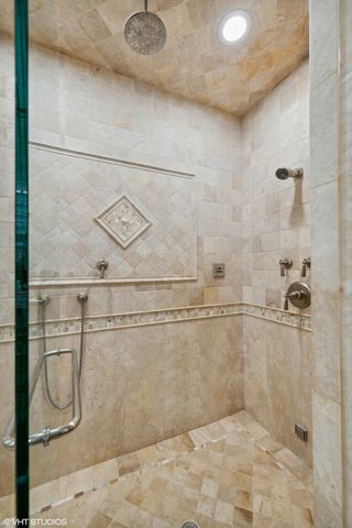 1515 N North Park Avenue, Chicago, IL 60610