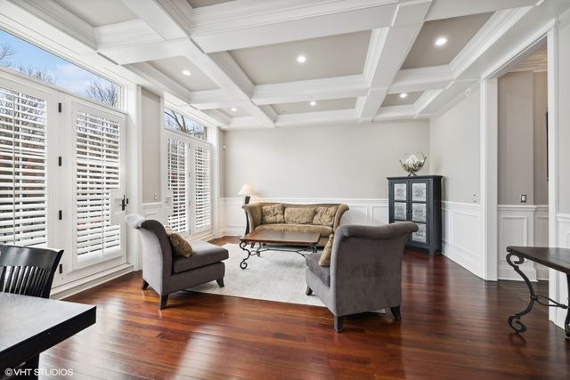 1515 N North Park Avenue, Chicago, IL 60610