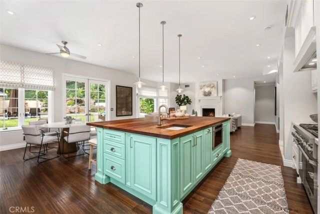 25582 Rapid Falls, Laguna Hills, CA 92653