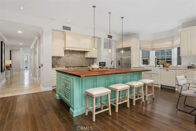 25582 Rapid Falls, Laguna Hills, CA 92653