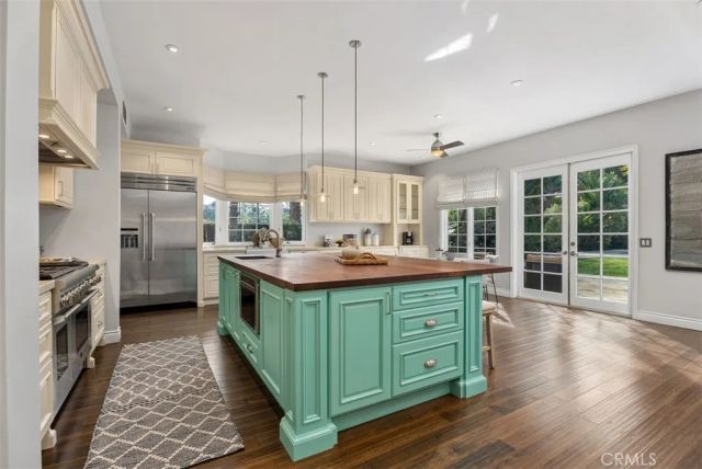 25582 Rapid Falls, Laguna Hills, CA 92653