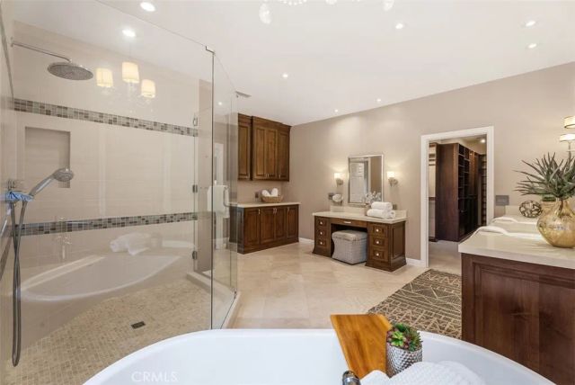 25582 Rapid Falls, Laguna Hills, CA 92653