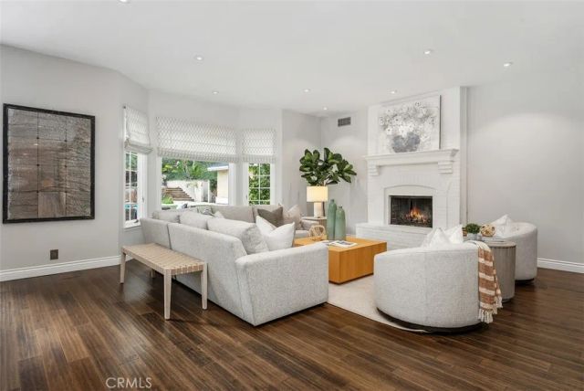 25582 Rapid Falls, Laguna Hills, CA 92653