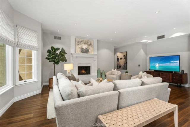 25582 Rapid Falls, Laguna Hills, CA 92653