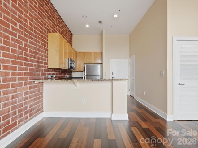 710 W Trade Street, Charlotte, NC 28202