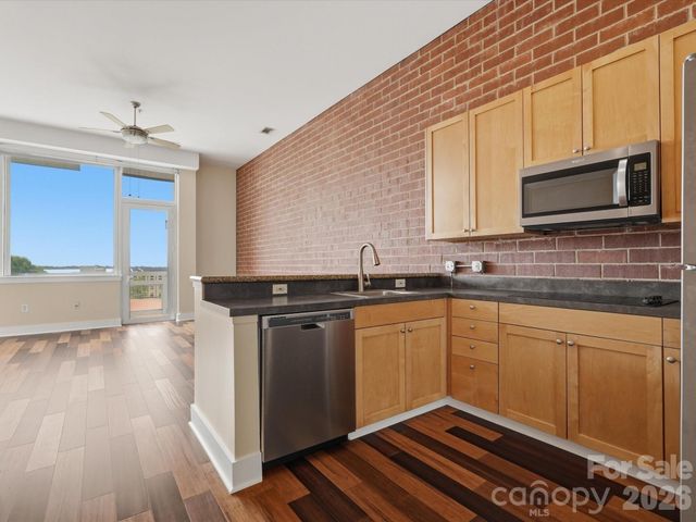 710 W Trade Street, Charlotte, NC 28202