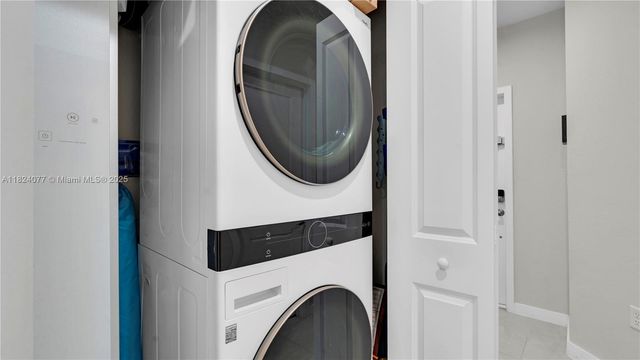 1025 NW 4th Ter, Florida City, FL 33034